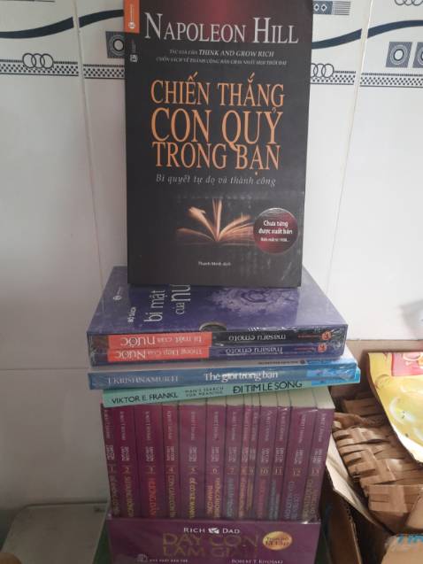 Quyển sách mong muốn đọc nhất trong tháng cuối năm 2022 cuối cùng đã về tay. 
Cảm ơn Thái Hà Books vì xuất bản những dòng sách hay, trí tuệ. 
Cảm ơn Tiki vì giá Sale off, dịch vụ vận chuyển siêu nhanh, nhân viên siêu thân thiện. 
Cảm ơn! Cảm ơn ! Cảm ơn!
Gởi niệm lành cho tất cả!