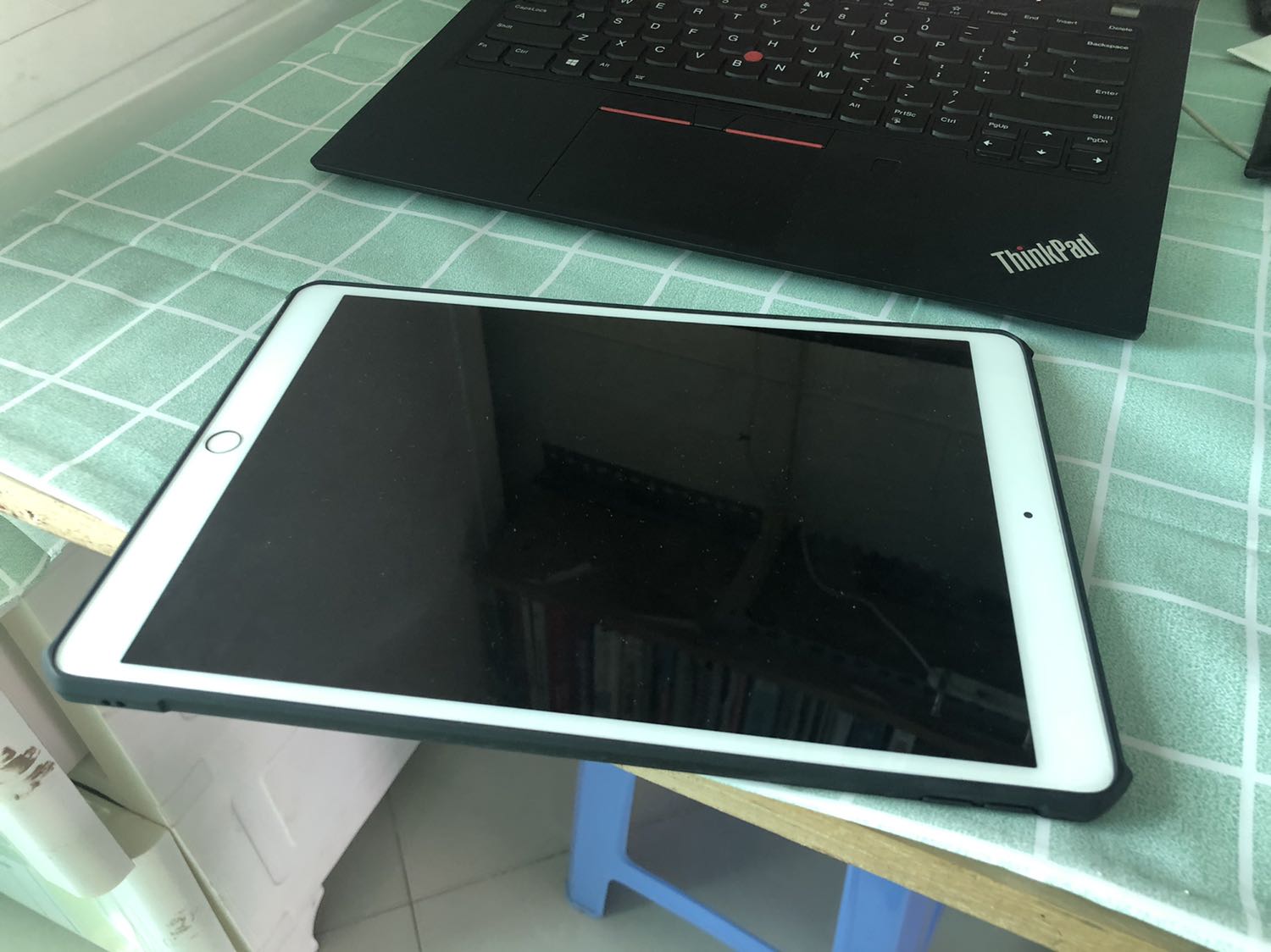 Hàng okiee, giao nhanh chỉ có cái shop giao màu xanh thành màu đen