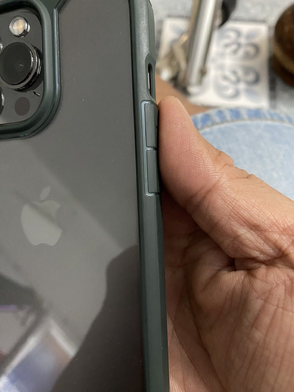 Hàng kém chất lượng mà bán giá cho cao ***