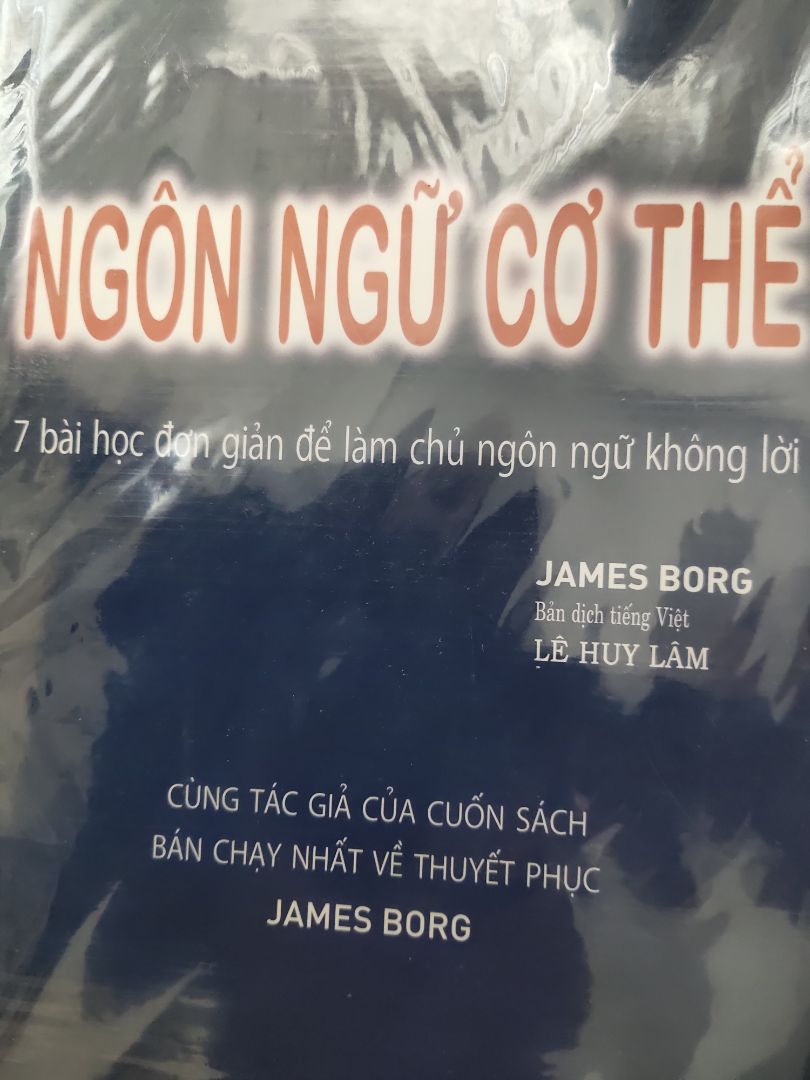 sách được đóng gói cẩn thận, giao hàng rất nhanh, đọc vài dòng trong đọc thử, thích quá nên mua ngay, nội dung khá ok