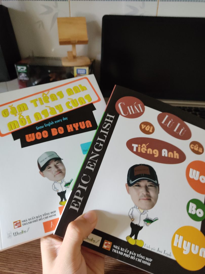 Mua ở woobo book rất yên tâm lun, sách đẹp nguyên vẹn còn rất thơm mùi giấy nữa. Ship vui vẻ giao nhanh sách đẹp lắm mà còn đc tặng quà nữa, rất ưng ý ạ