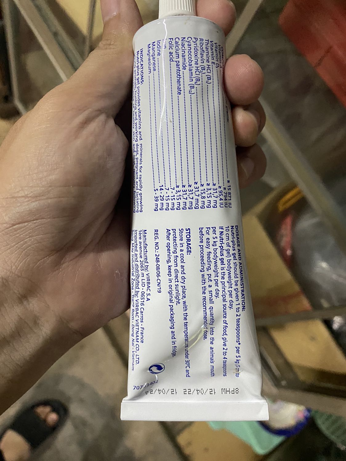 Hai em *** ở nhà cực kỳ ghiền gel này luôn. Từ lúc chuyển qua ăn thức ăn hạt thì rất kén ăn, nhưng khi trộn gel này vào thì tụi nhỏ mới chịu ăn. 😀😀😀 Cảm giác 2 đứa nó ăn nhiều mình cũng vui hơn, đáng tiền.