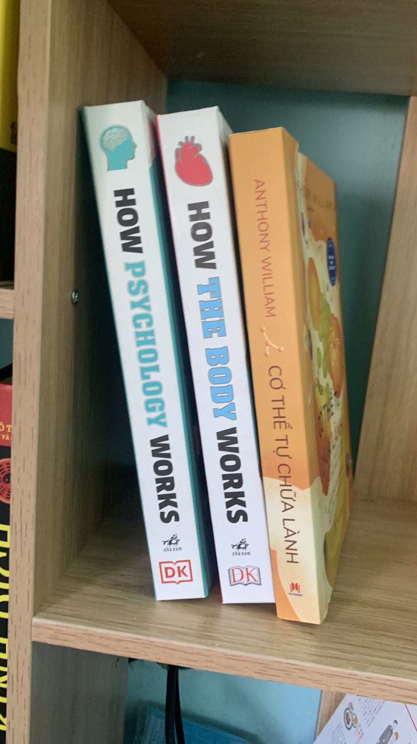 Mình đã mua cuốn How Psychology ửoks, và cuốn này thì cũng làm mình rất hài lòng.
-Sách đẹp với sự kết hợp hài hoà màu sắc và chữ viết.
- phần nội dung rất thú vị giúp bản thân người đọc khám phá thêm nhiều điều về chính cơ thể mình 
- mình thấy phần dịch sách hay dễ hiểu 

Không bao giờ tiếc khi bỏ tiền mua những quyển sách như vậy.
Thank you tiki