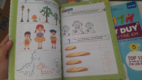 Tập 4 của bộ 6 cuốn PoMath - Toán tư duy này tiếp tục mở rộng phạm vi tư duy của trẻ tới thêm bớt ở phạm vi 10, các chiều không gian và cân nặng, thêm góc sáng tạo tranh biến hình, rồi cả giải Sudoku và mật mã.
Cuối sáng có chương cho cha mẹ kiểm tra lại kiến thức của trẻ, và 1 trang sticker để trẻ dùng cho sáng tạo nữa.
Nhìn chung các bậc phụ huynh nên sắm bộ này để học cùng các con.