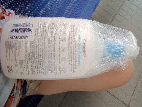 Sản phẩm đóng gói cực sơ sài, gãy cái vòi rồi, sài kiểu gì. Tôi muốn trả hàng. Sửa rửa mặt ở nhà vừa hết đang trong chờ mua về để dùng. Giờ do shop ẩu, k gói chống sốc. Tôi muốn trả hàng