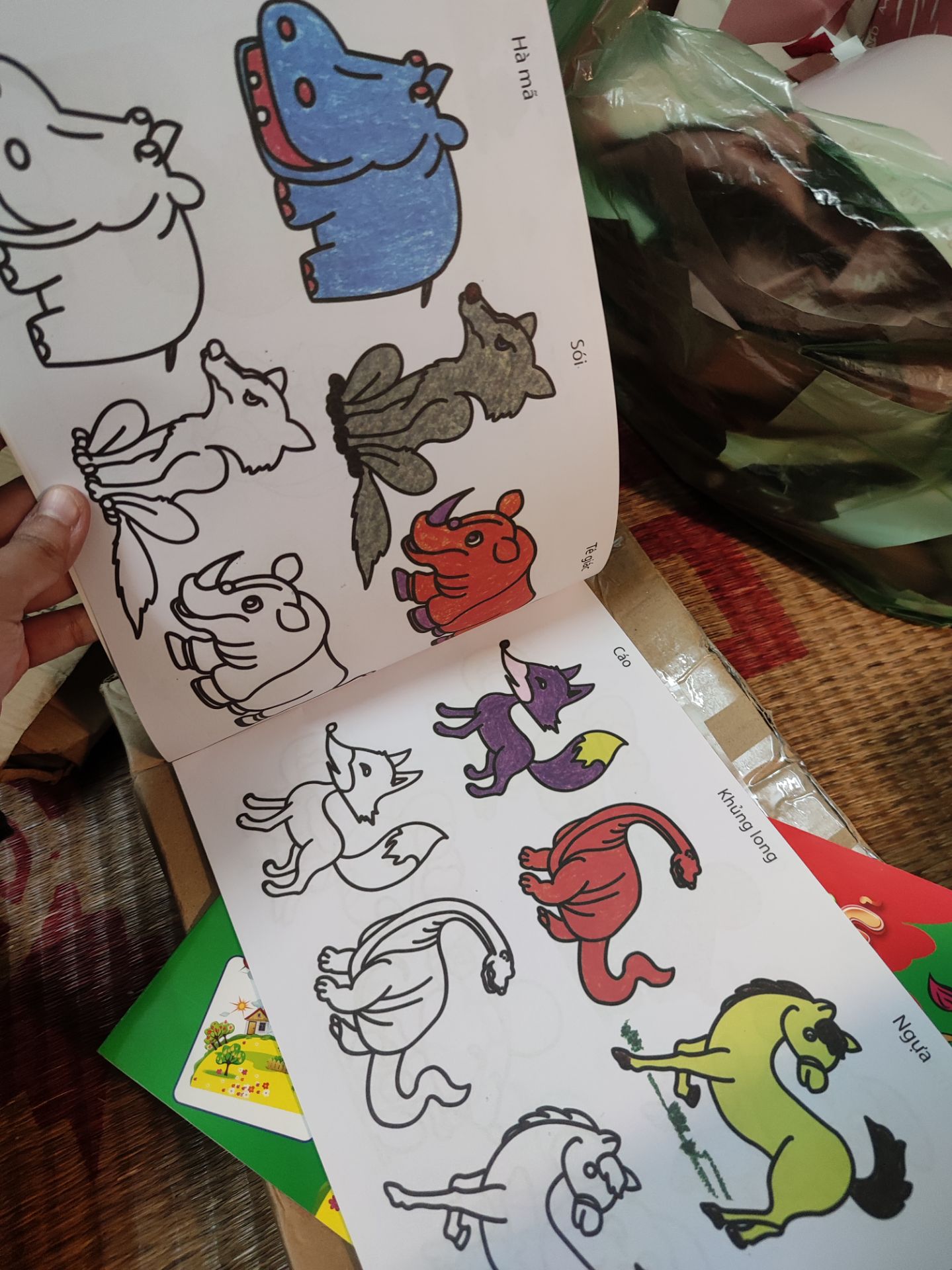 Sách hay, giấy đẹp, bọc cẩn thận, ship hàng nhanh, giá rất tốt, nên mua cho bé đọc.