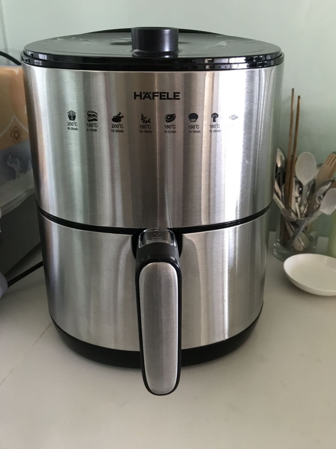 Giao hàng siêu nhanh. Mình mới đặt khi 6h sáng mà 9h đã ship. Giao hàng tiêu chuẩn. Nồi đẹp y hình.