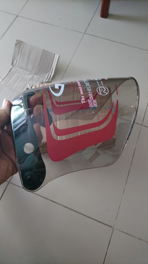 Giống mẫu chỉ 80%
Mẫu tất cả đều là nhựa trong, giao sản phẩm có phần nhựa đen hơi xấu sao với mẫu
Kính cũng ko giống mẫu lắm
Nói chung vẫn chấp nhận được nhưng đề nghị giao hàng đúng mẫu