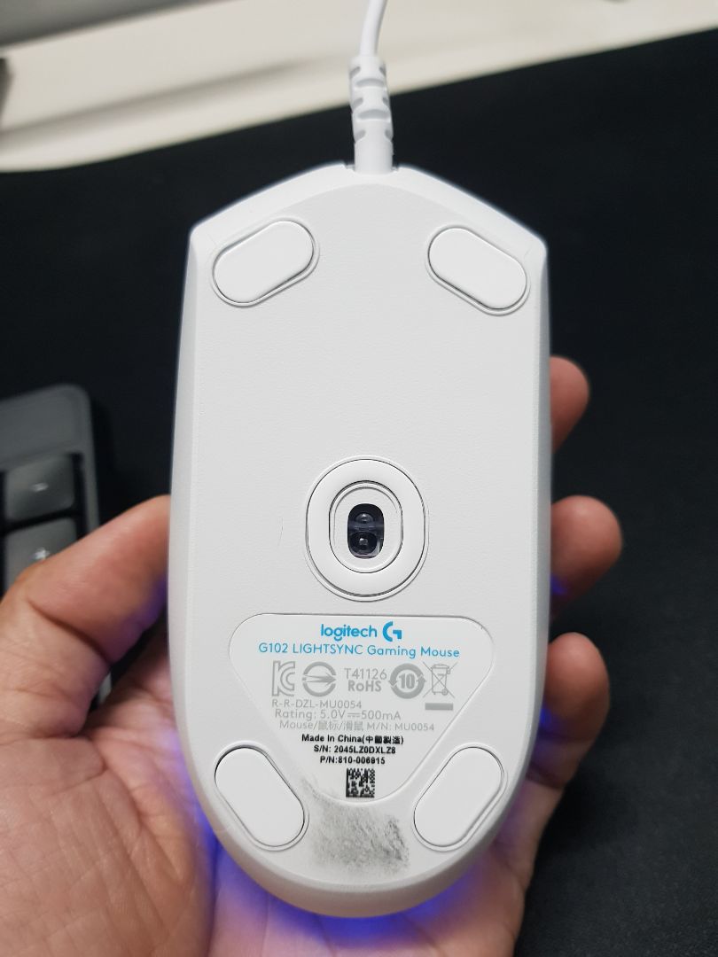 Chuột đúng loại đã quảng cáo. Đóng gói cẩn thận.
Tem bảo hành dán lên feet chuột nên mình đã phải tháo bỏ, hi vọng không cần phải bảo hành chứ lột mất tem rồi. Cửa hàng cần dán tem cẩn thận hơn. Chuột đúng loại đã quảng cáo. Đóng gói cẩn thận.
Tem bảo hành dán lên feet chuột nên mình đã phải tháo bỏ, hi vọng không cần phải bảo hành chứ lột mất tem rồi. Cửa hàng cần dán tem cẩn thận hơn.