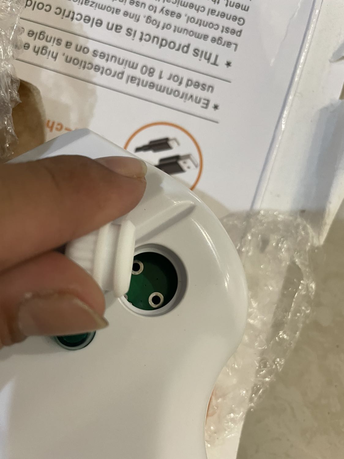 Sẩn phẩm hư hỏng bể bình đựng nước
Nút chỉnh lực bị hư sẵn (cứng không xoay đc)