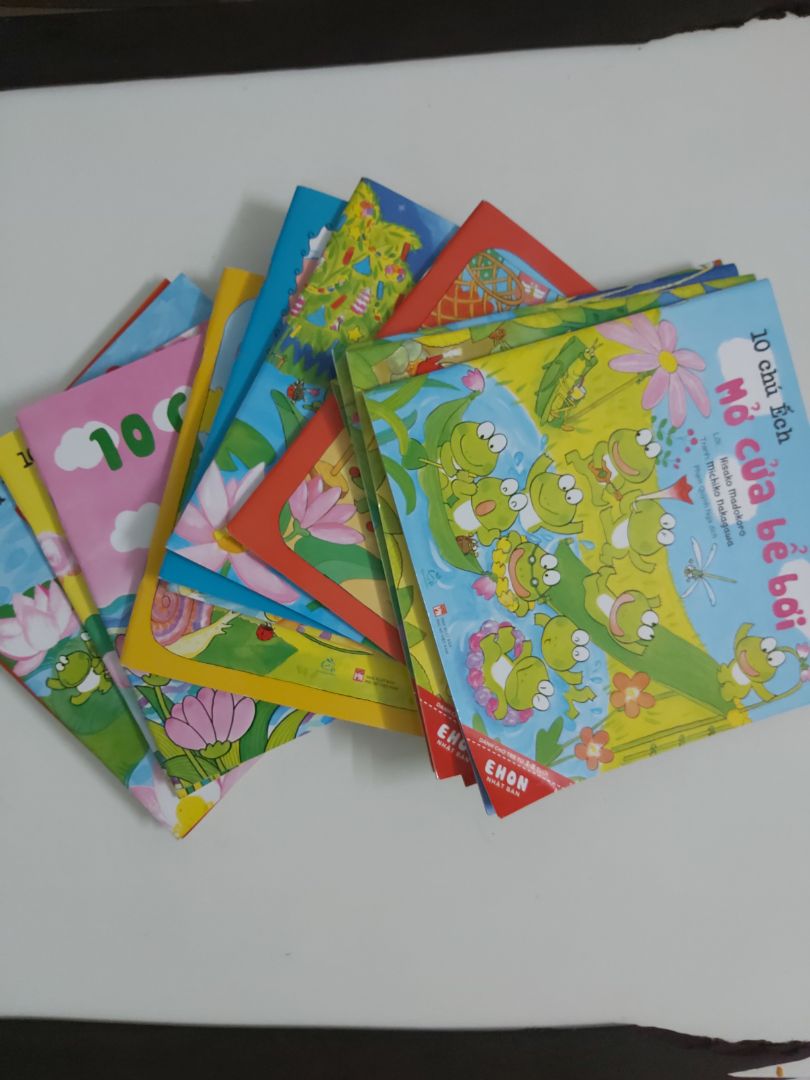 Sách rất dễ thương. Ngày nào bé cũng bắt mình đọc cho. Và nhà mình đã mua đủ bộ 18 tập vì bé quá thích.