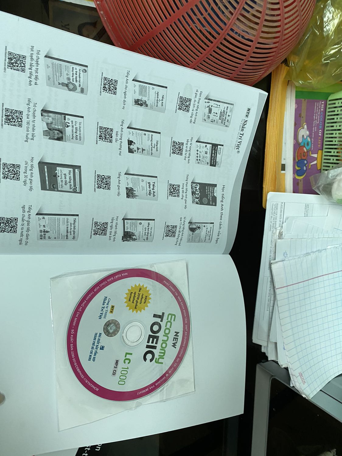 Sách đẹp nội dung được review tốt ở rất nhiều nơi nên mình đã lựa chọn mua. Tuy nhiên điểm trừ lớn ở CD vì lap hiện đại không còn ổ CD phải lên web để tìm file nghe. Nhà bán nên cân nhắc thêm về việc public link file nghe cho người mua.