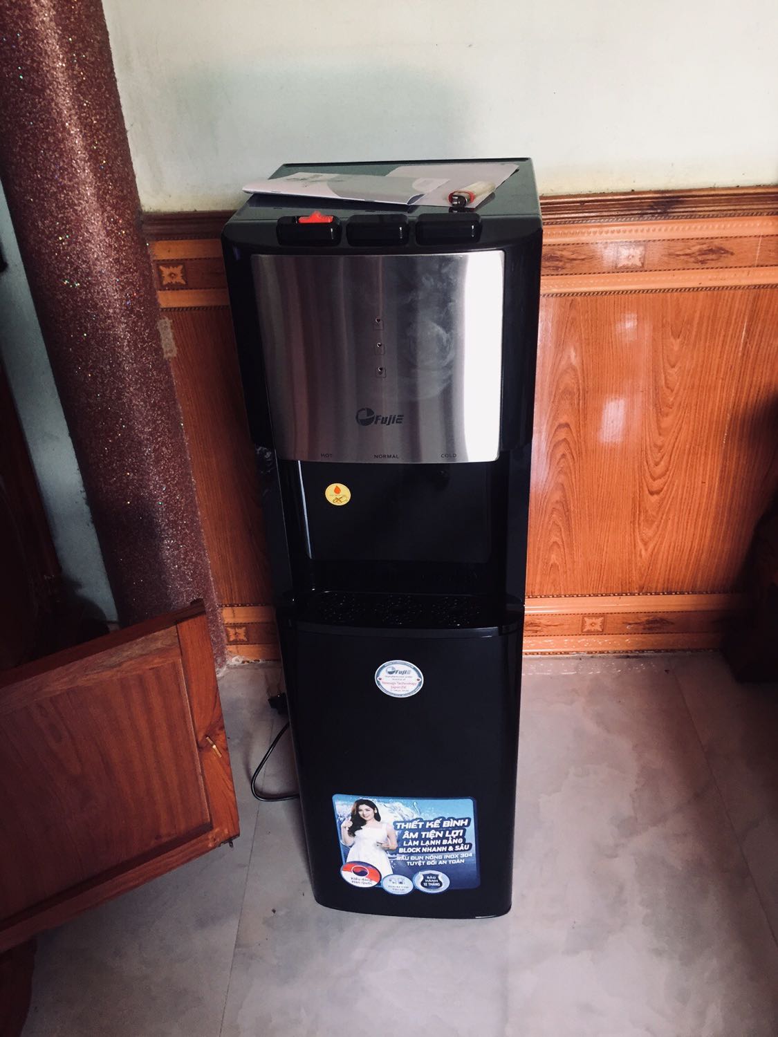 Chắc là hàng nhái nên không  có mã bảo hành điên từ  tem giả ko có mã