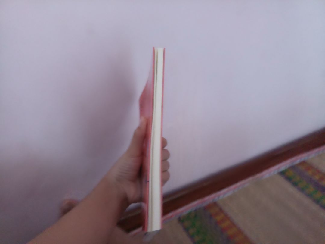 tưởng truyện dài.Nhưng bù lại thì truyện rất hay.Mua luôn hai cuốn cho tôi xin một vé bay về tuổi thơ và bàn có năm chỗ ngồi.Hai vuốm này tuy ngắn nhưng rất hay. Tôi thấy so với các chỗ khác tiki bán sách hơn vừa giảm gúa nữa. Tôi sẽ luôn đồng hành cùng với bạn.Tiki giao sách rất nhanh hẹn là thứ ba giao,mà lại thứ bảy giao.Tôi rất thích cách giao hàng của các bạn.Ở mấy chỗ khác 5 ngày hoặc 6 ngày mới giao tới . Thôi đến đây tôi xin dừng bút .Chúc các bạn may mắn nhé???