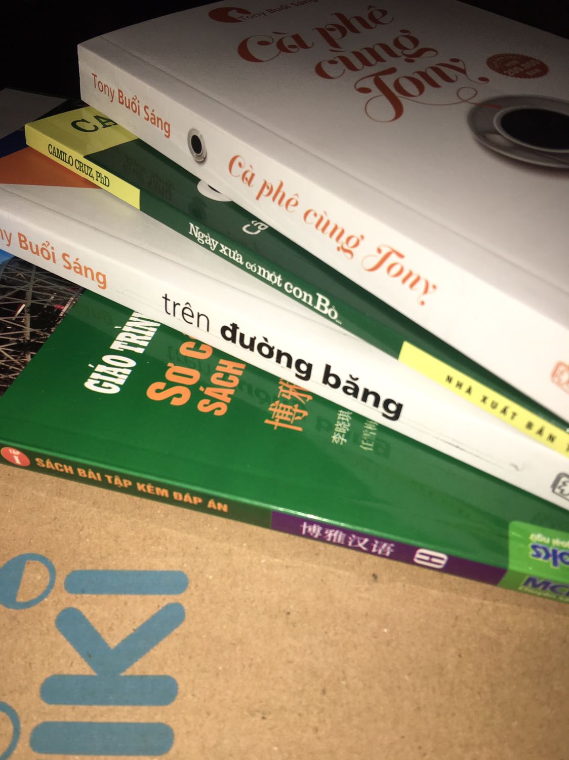 Giao hàng lẹ lắm lun ạ
Bọc hàng đẹp sách ko bị nhăn hay cong mépppppppppp
Sẽ ủng hộ ngìu ngìu ạ 10 đỉm