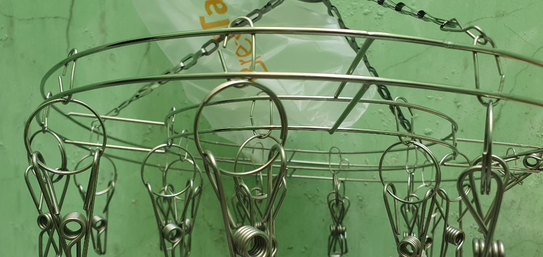 móc tròn mua lần này vòng inox dày hơn mua lần trc, kẹp cũng dày hơn, thuận tiện phơi các đồ nhỏ, khăn lau