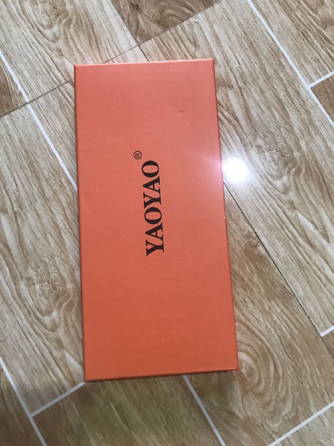 Hàng đúng đẹp không chê vào đâu được, đường may rất đẹp kèm theo da rất mềm mại..!
Đặt biệt đóng gói rất kĩ nhìn là ko thể chê 1 lời đươc. Hàng đúng đẹp không chê vào đâu được, đường may rất đẹp kèm theo da rất mềm mại..!
Đặt biệt đóng gói rất kĩ nhìn là ko thể chê 1 lời đươc.