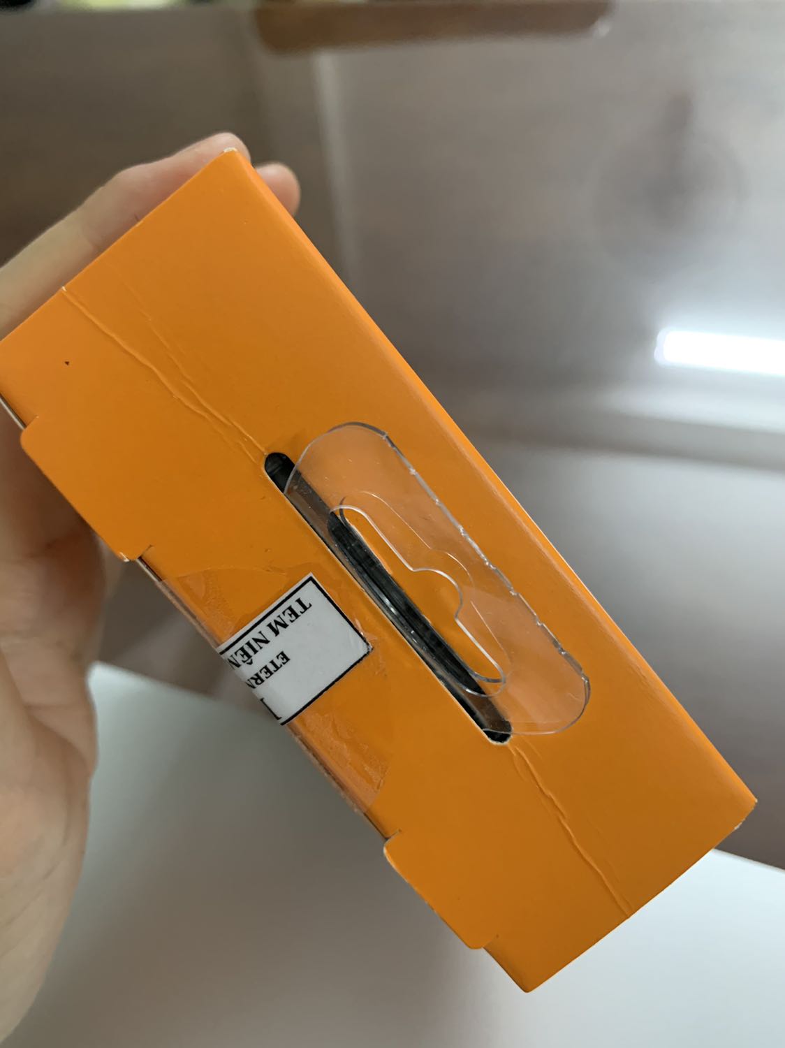 Mọi thứ đều tốt. Trừ cái nắp vỏ hộp có đường lằn như đã bị mở ra, và tem bảo hành dán trên ổ cứng có 3 lỗ như kim châm (vì người bán không mô tả gì về vấn đề này nên mình mặc định đây là vấn đề của bên bán). Rate 3 sao.