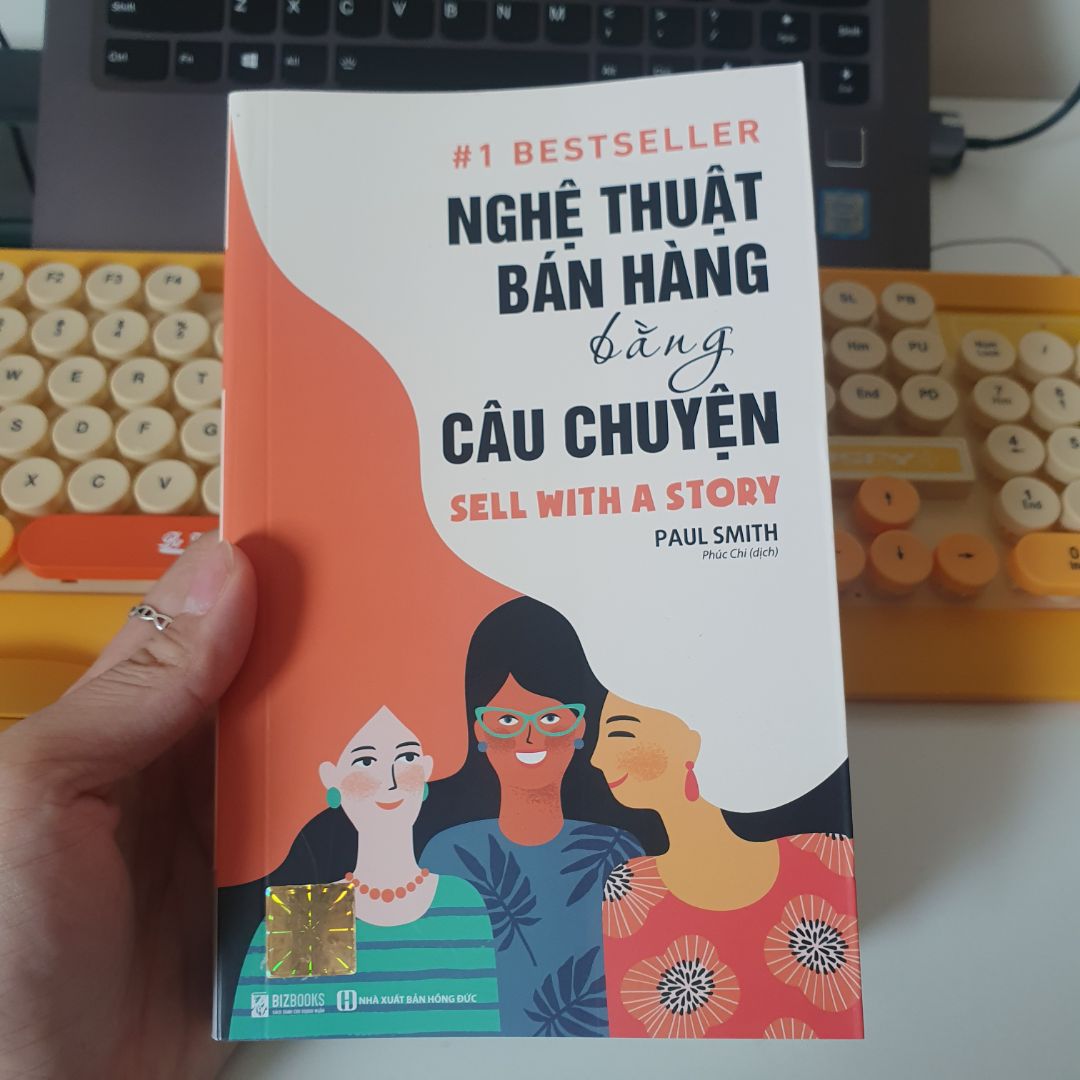 Tổng quan mình rất thích màu sắc và thiết kế của cuốn sách, đặc biệt là chất liệu giấy. Khổ giấy và cỡ chữ, bố cục rõ ràng làm việc đọc sách thú vị hơn..
về nội dung, chưa có thời gian đọc, nhưng ngẫu nhiên 1 vài trang sách, mình thấy các ví dụ cụ thể, súc tích và dễ áp dụng trong thực tiễn... nên mua ?