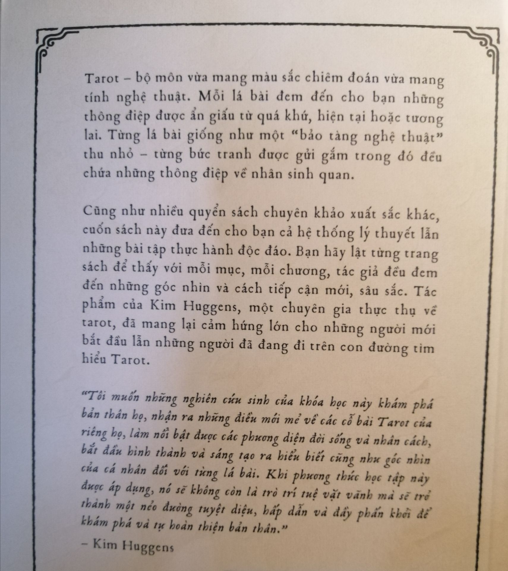 Quyển sách dày, đẹp nhưng bị móp méo & bẩn nhẹ. Mình mới bắt đầu tìm hiểu Tarot, cảm thấy sách này rất phù hợp với người mới như mình. Nếu bạn cũng là người mới, hãy mua cho mình 1 bộ bài trước để có thể hoàn thành bài tập trong sách đưa ra tốt hơn. Cùng nhau cố lên! ♡
Tiki xác nhận và đóng gói hàng trong ngày đặt nhưng giao hàng lâu.