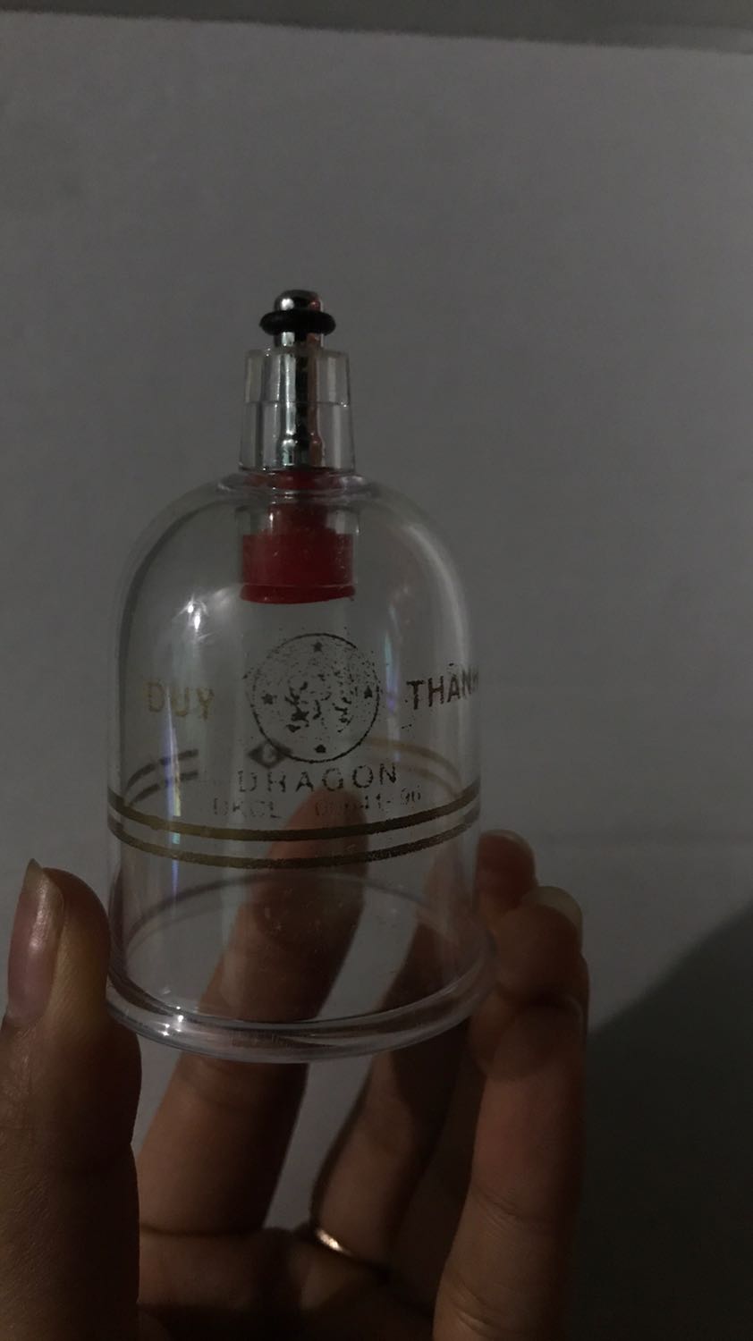 Đúng mẫu mã. Đóng gói chắc chắn. Chỉ có điều là sản phẩm để bụi bẩn, 1 số ly chữ đã bị mờ, nhân viên giao hàng đòi thêm tiền ship vì lí do địa chỉ xa qá( mà chỗ mình cách thị trấn 5km)