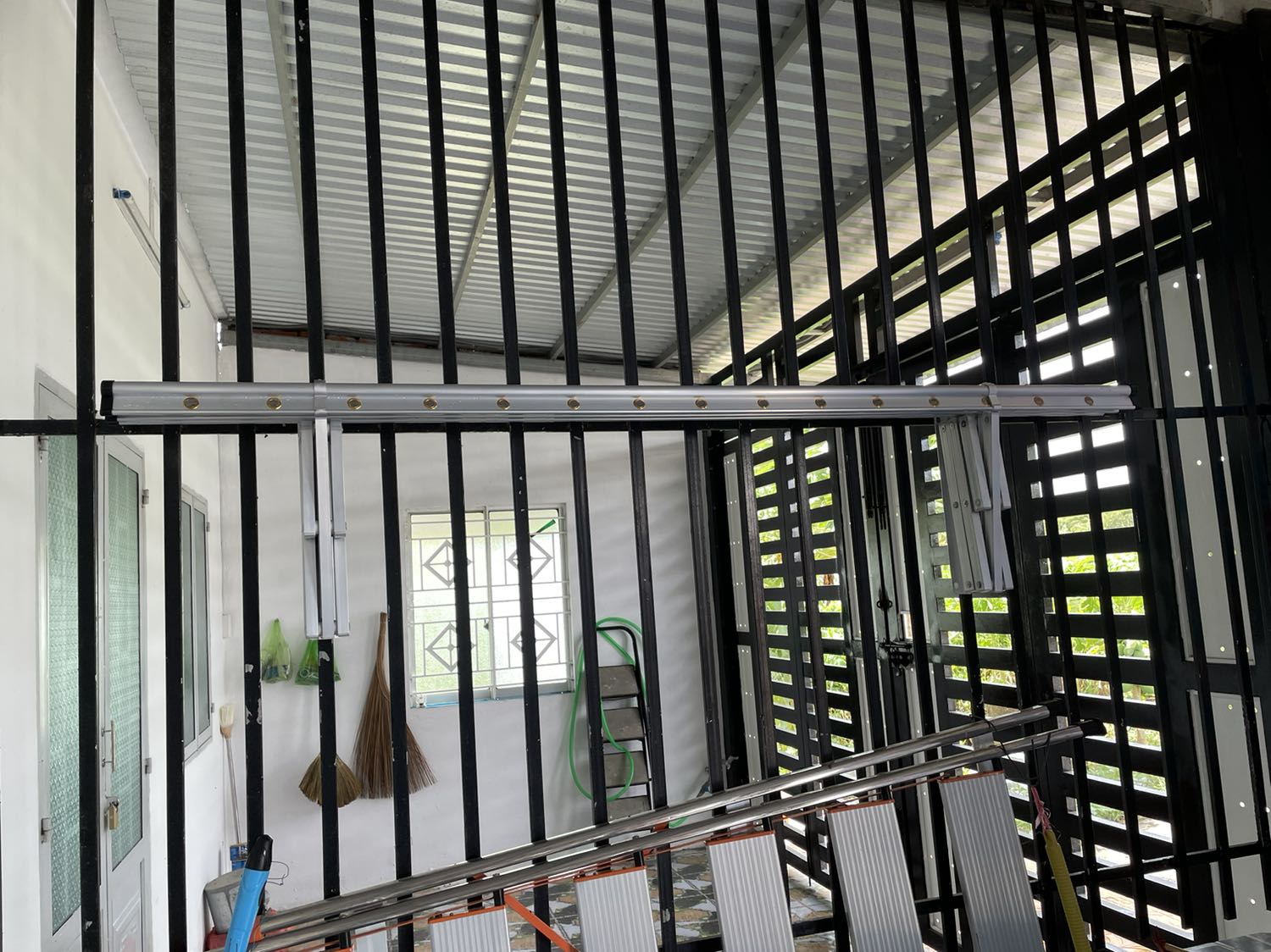 Rất tốt, dù bị chậm giao hàng do dịch bệnh nhưng cuối cùng Tiki đã xử lý rất tốt! Sản phẩm rất đáng tiền mua! Mẹ mình và mình đều thích, hàng xóm cũng muốn mua rất nhiều hihi