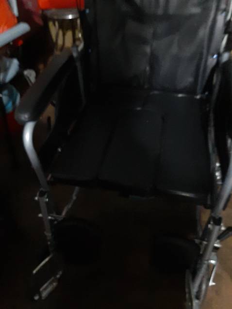 Ko thấy phiếu bảo hành, chưa có hóa đơn, giao còn thiếu miếng lót ? Ko thấy phiếu bảo hành, chưa có hóa đơn, giao còn thiếu miếng lót ?