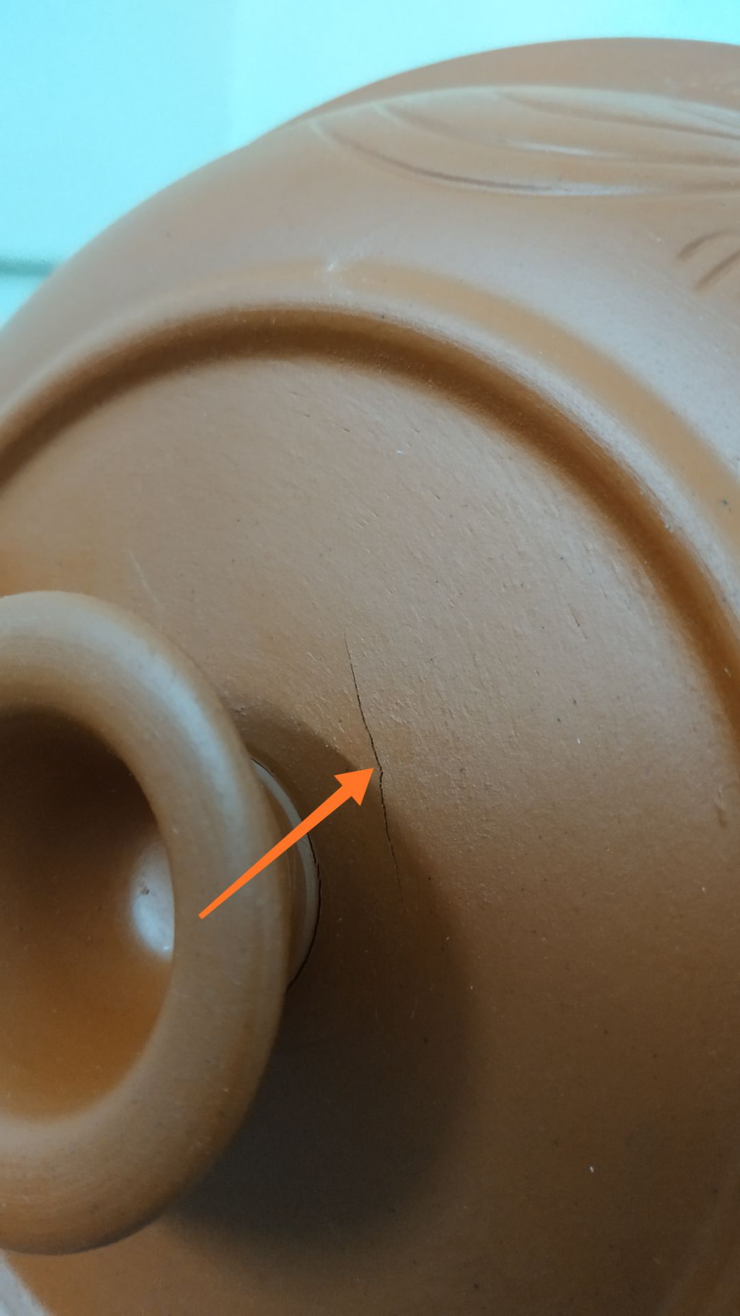 chất lượng hoàn thiện ở mức tạm chấp nhận , kho cá ngon 
mua 5 nồi thì 2 nồi bị nứt phải đổi trả