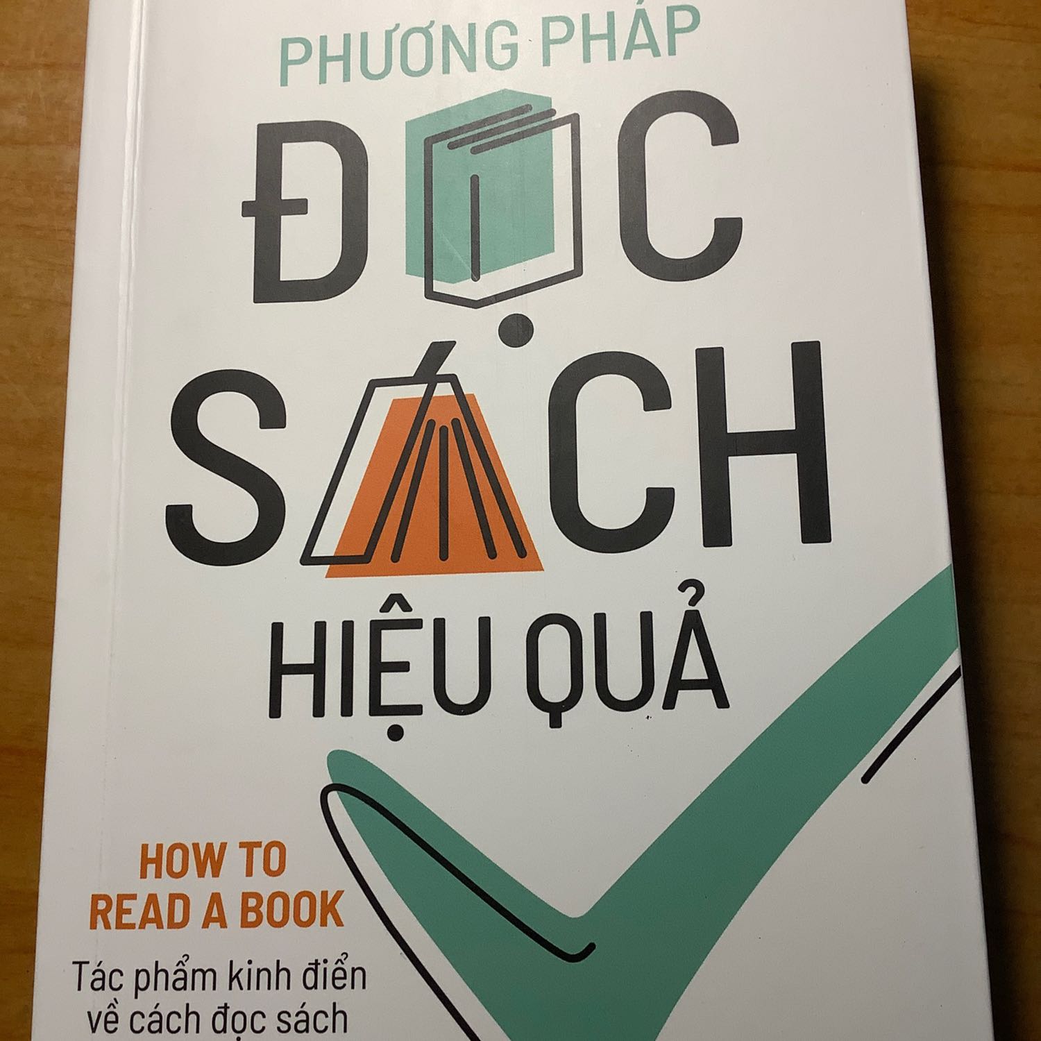 Sách được đóng gói kỹ càng không bị móp méo gì nhé….fahasa đóng gói lúc nào cũng an toàn nhất