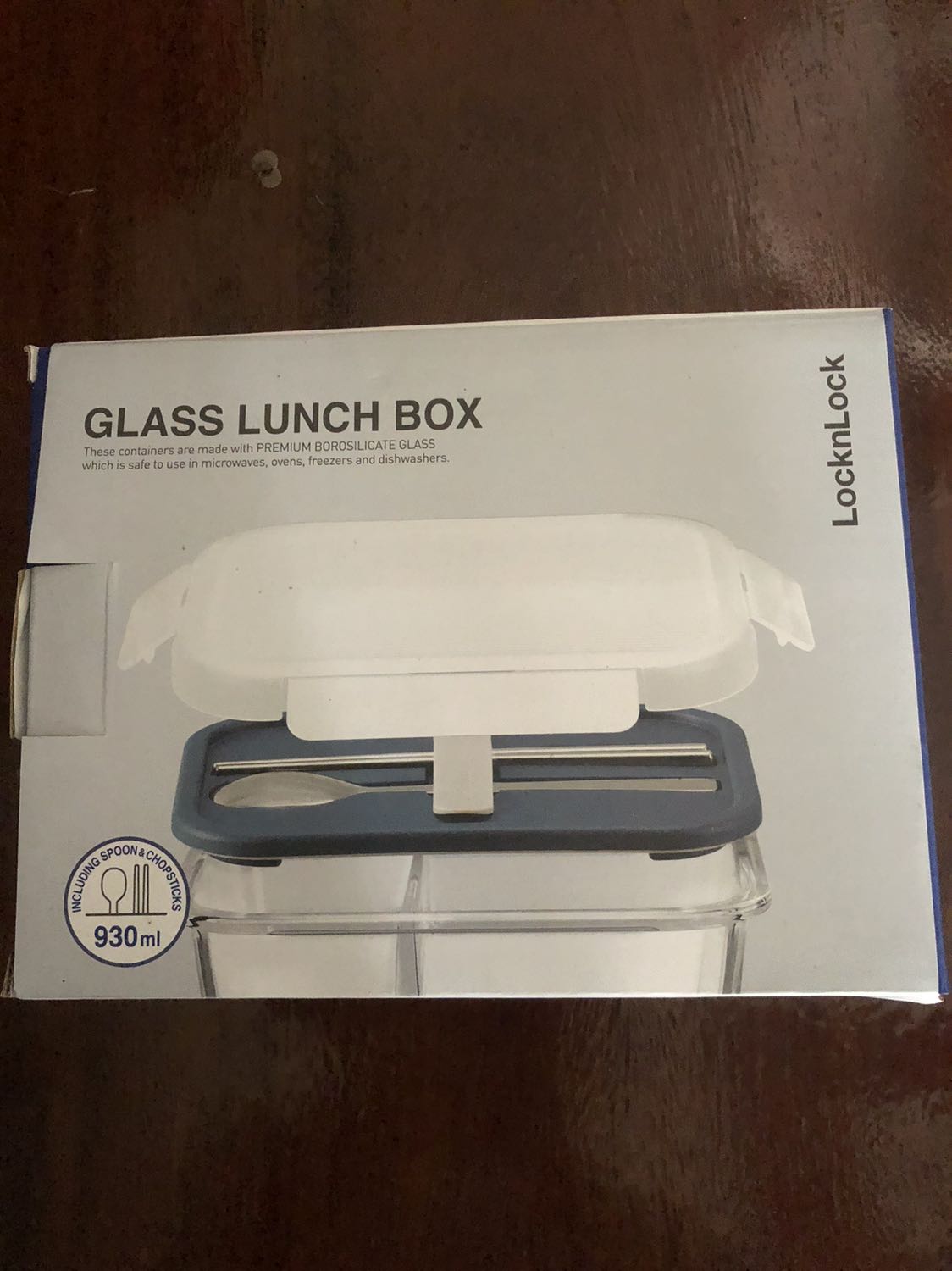 Đóng gói chắc chắn, cẩn thận. Giao hàng rất nhanh và được mở ra kiểm tra sản phẩm. Sản phẩm rất đẹp và vô cùng chắc chắn. Rất hài lòng với nhân viên giao hàng of Tiki và các sản phẩm of LocknLock