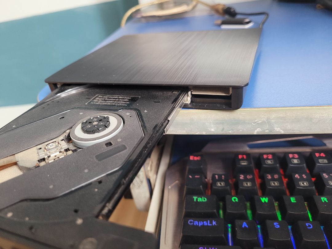 Đầu không đọc đĩa, báo please insert disc, mặc dù đã cắm usb 3.0 và thay nhiều đĩa