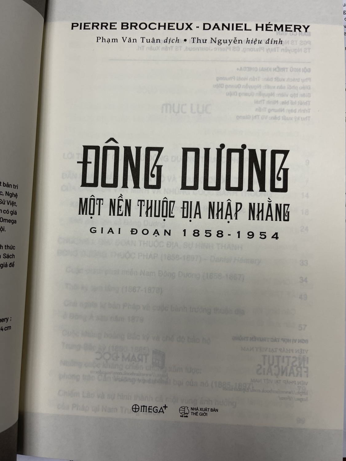Tác phẩm hay về thời Pháp thuộc, chỉ hy vọng không bị kiểm duyệt cắt xén nhiều. Rất tiếc phần dịch vẫn còn trục trặc, khó hiểu, một số chỗ còn tối nghĩa. Đọc lấy ý chung, ý chính thì chấp nhận được.