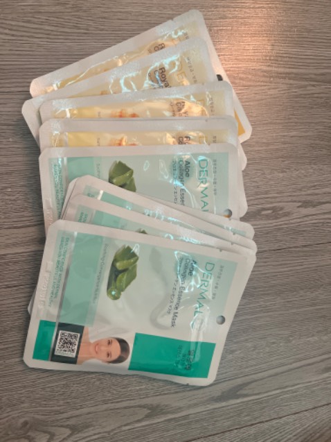 Giao có 2 loại:)))))
Shop uy tín mà làm ăn như vậy đó