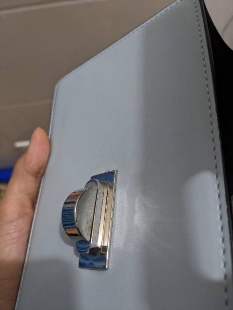 Sản phẩm khá ổn với mức giá trị, nhưng đồ mới mà có nhiều vết xước và dính keo dính các vị trí inox khá nhiều.