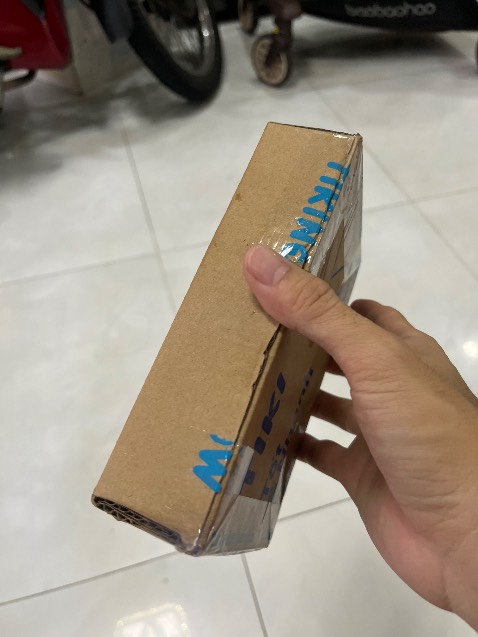 Tai nghe chính hãng, có dây nên âm thanh vẫn tốt nhất