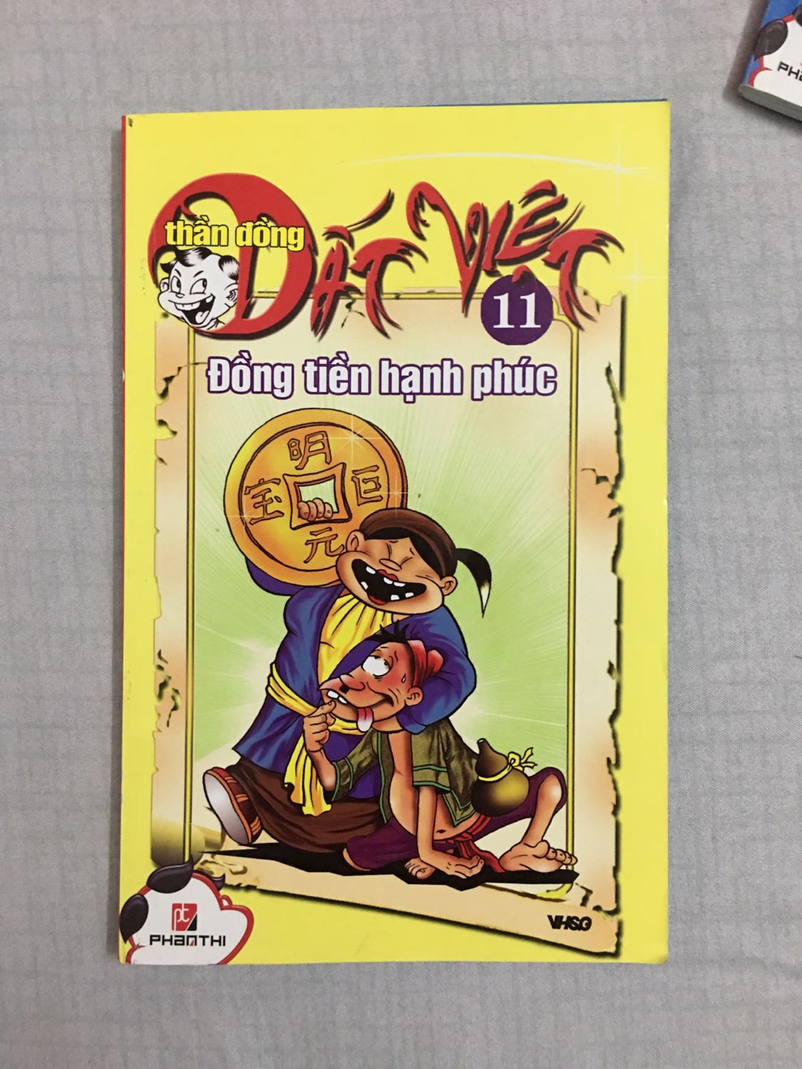 Bạn bé nhà mình rất thích đọc truyện này, cứ được thưởng là thích được thưởng truyện Thần đồng đất việt