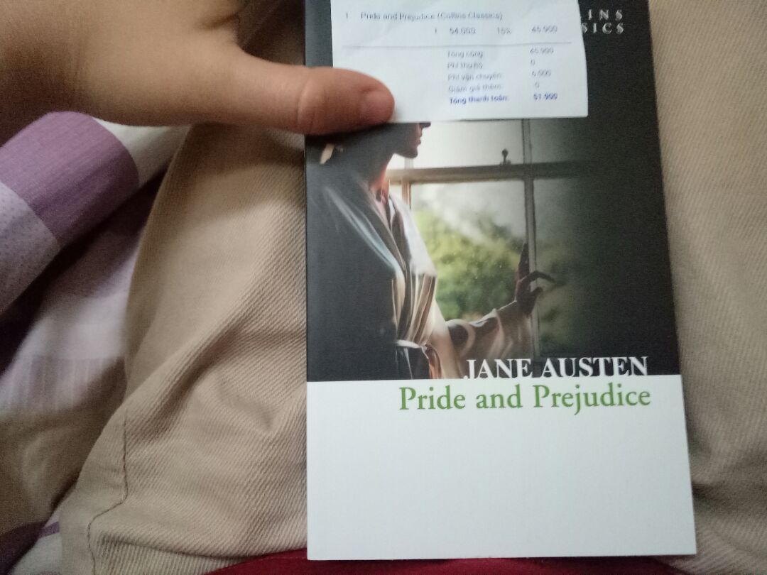 Thấy ghi là giảm giá 73% nên ham hố, n nhìn hóa đơn thì có vẻ chỉ giảm 15%, và khống giá (ngoài bìa sách ko in giá nên ko hiểu lắm)? Sách cũng khá nhỏ, chữ nhỏ, n bọc kĩ càng, giao hàng nhanh hơn dự kiến rất nhiều ngày > . < với cả sách chưa thấy lỗi gì mới tinh thẳng tắp nên cho 4*