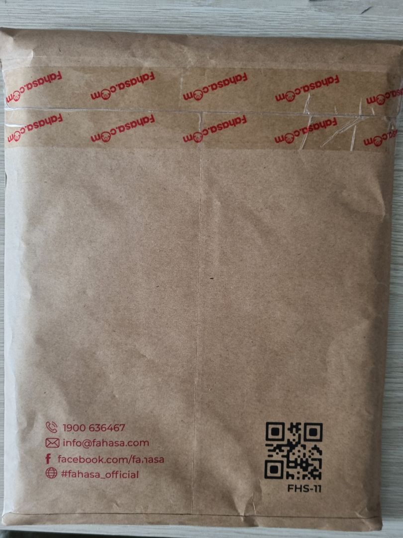 Sách gốc, cực hay và chuẩn mực. Fahasa (trên Tiki) giao hàng nhanh, đóng gói rất đẹp và chuyên nghiệp nên sách được bảo vệ cẩn thận trong bao gói.