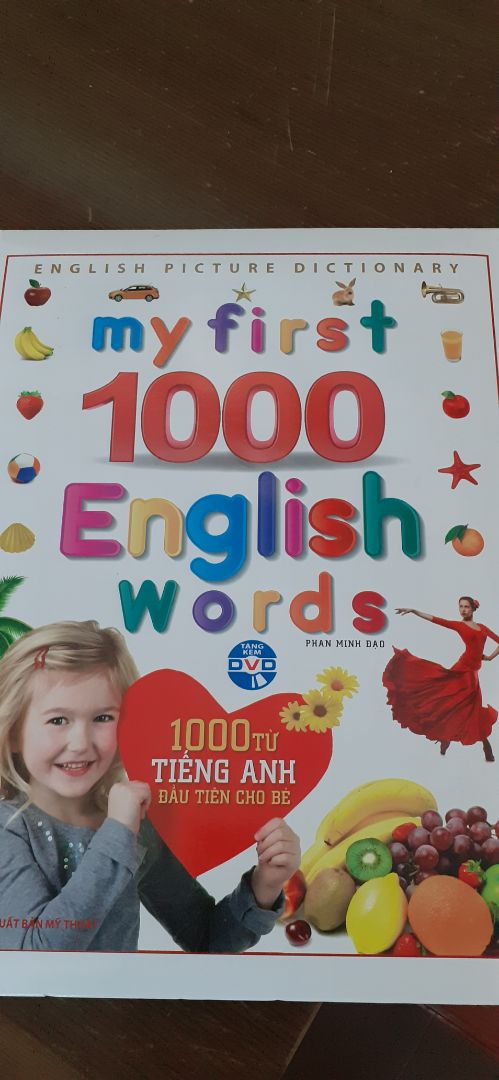 Cuốn sách này mình mua cho cháu tuy nhiên mình còn thích hơn cháu mình?. Sách dày đầy đặn và đặc biệt là còn có đĩa tiện cho việc học.