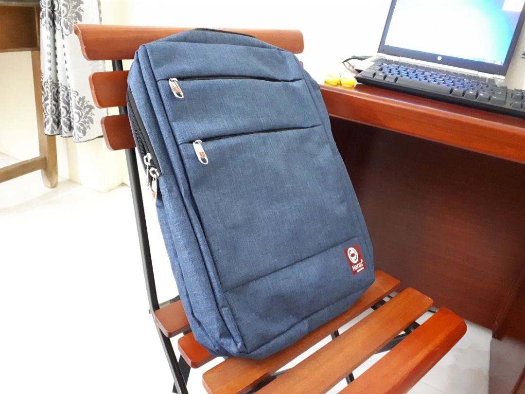 Hài lòng với mức giá này. chất liệu khá dày, nhiều ngăn. đặc biệt lịch giao hàng thứ 2 , nhưng mình điện lên Tiki bảo là chủ nhật có việc muốn dùng, hôm nay thứ 6 nhận được sản phẩm. thấy rất vui.