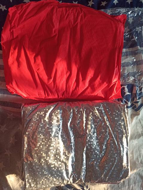 Sản phẩm rất chất lượng, lớp vải dù màu bạc bên ngoài, có một lớp vải mềm bên trong nữa, kích thước trùm kín đc xe tay ga của mình. Shop đóng gói cẩn thận, giao hàng nhanh chóng