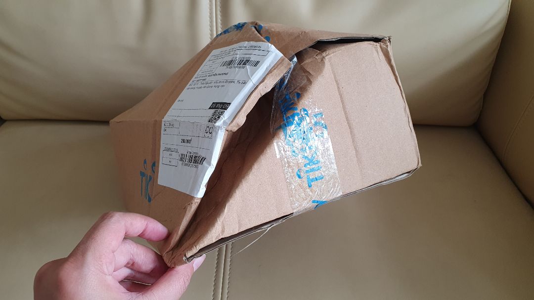 Rất thất vọng !!!
Đóng gói hàng ẩu, tựa lưng và gối đầu không đồng bộ thương hiệu.
Gần đây 4 lần liên tiếp tôi phải đề nghị đổi trả vì sản phẩm k chất lượng. Tiki lưu ý giúp !!!