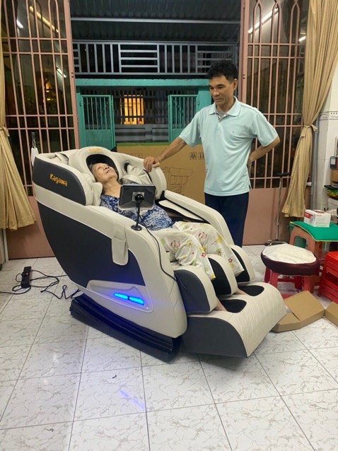 máy massage nhẹ nhàng, phù hợp với người lớn tuổi. Biết đến kagawa đã lâu nhưng nay mới săn được giá quá hời trên tiki. dịch vụ ok, có quà đi theo. nv hỗ trợ nhiệt tình. trải nghiệm thêm độ bền xem sao