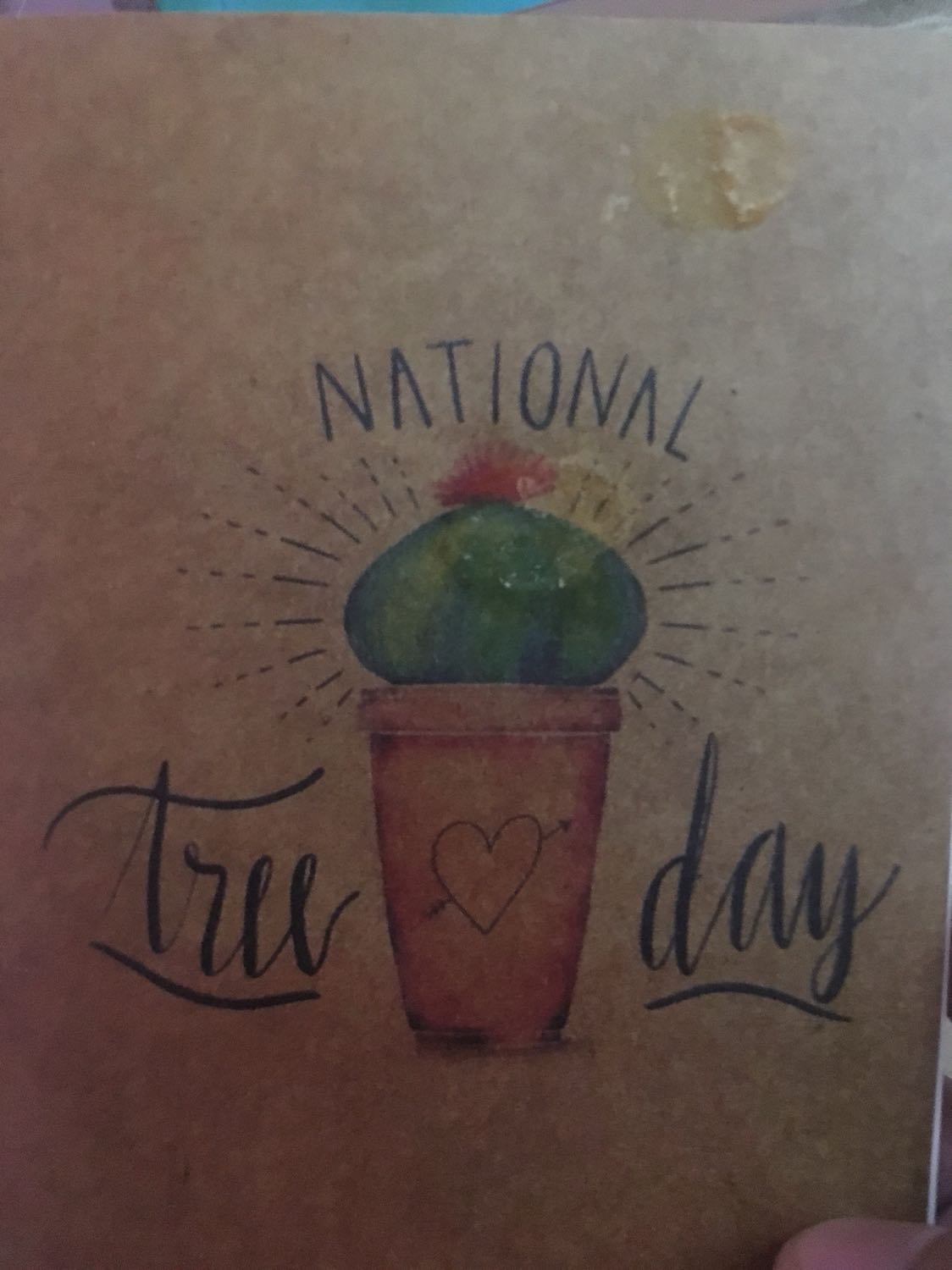 Sách bị kẻ và nhăn khá nhiều,nhìn khá là cũ,bẩn,đóng gói khá sơ sài nhìn hơi sót,mà hàng giảm giá nên chịu vậy