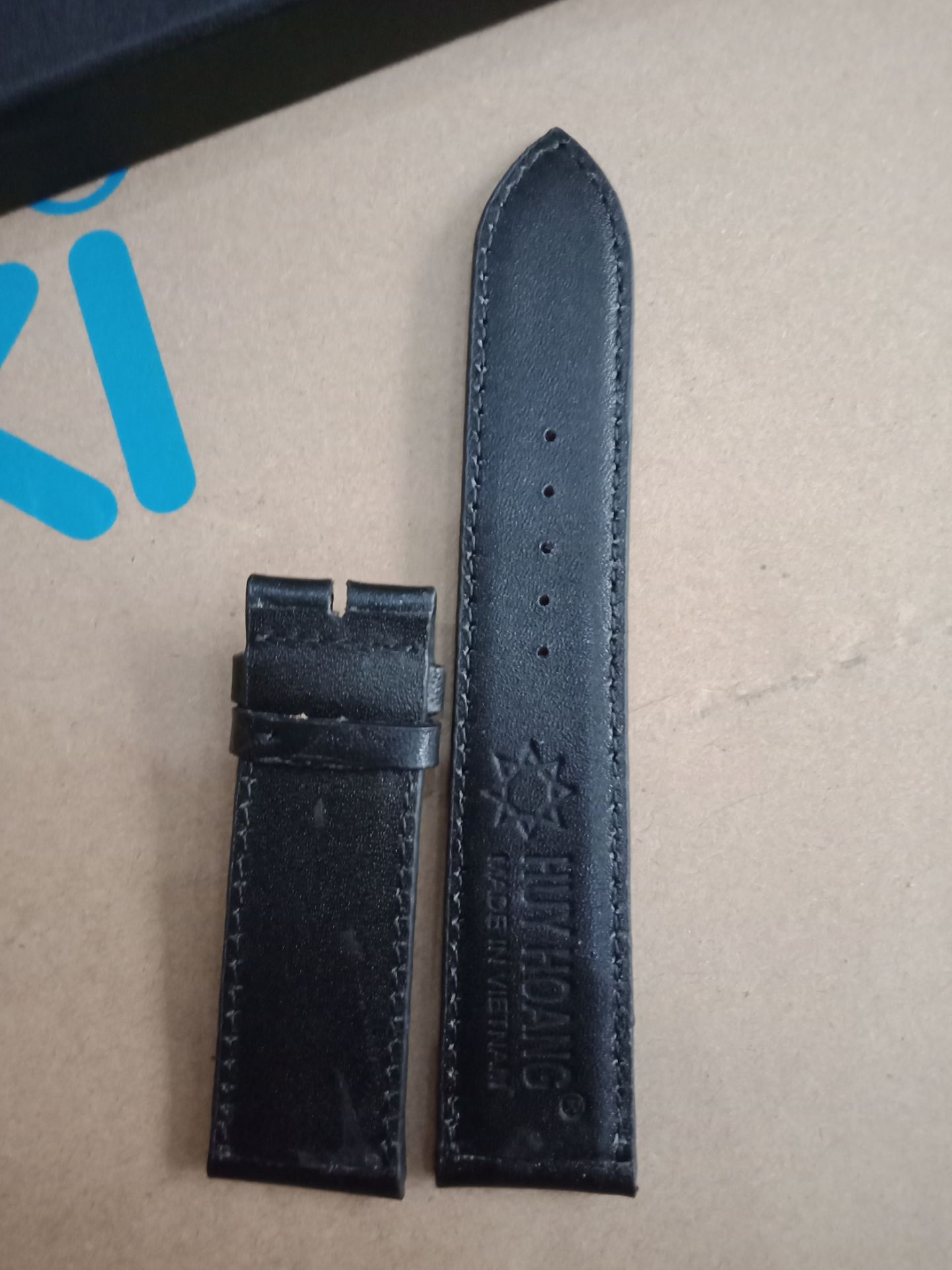 Dây đồng hồ size chuẩn... da thật , giao hàng nhanh...