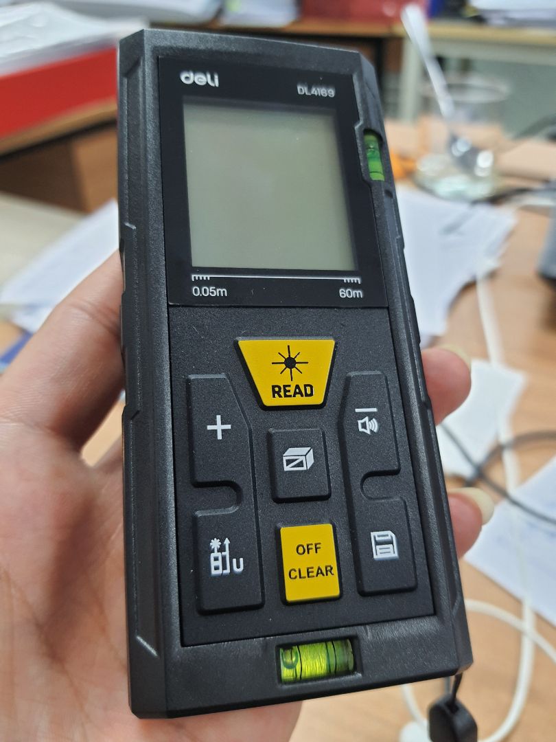 máy nhẹ nhàng, cầm chắc chắn, đo nhanh, chuẩn, pin thay bằng pin AAA, dễ dùng