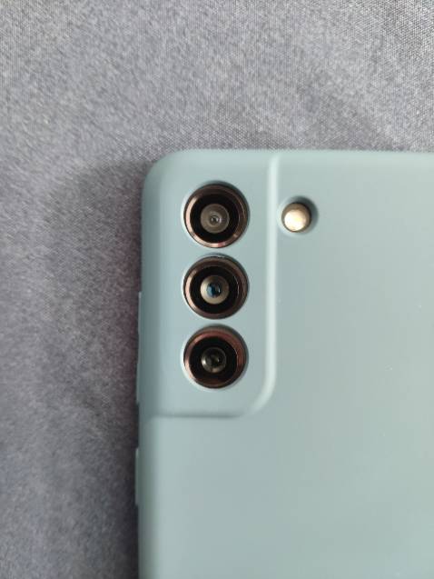 Sản phẩm tuy không giống mô tả và hình minh họa của shop, nhưng dùng khá ổn.