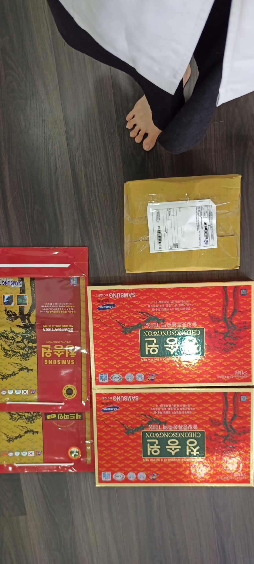 Cảm ơn shop giao hàng nhanh, mua hàng ở Tiki rất yên tâm hàng đúng chính hãng, tinh dầu thông đỏ dùng rất tốt cho sức khỏe, sẽ tiếp tục ủng hộ shop.