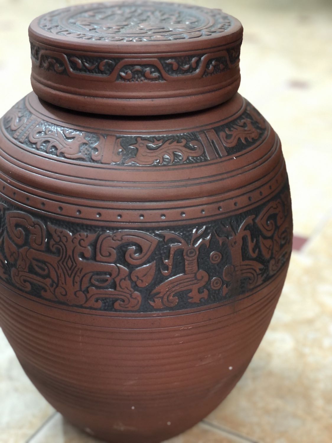 Thực tế không chính xác như hình quảng cáo, nhưng cũng đẹp, do không biết nhiều về sành nên mình chỉ nói được vậy, chụp hình để phần nào các bạn cảm nhận