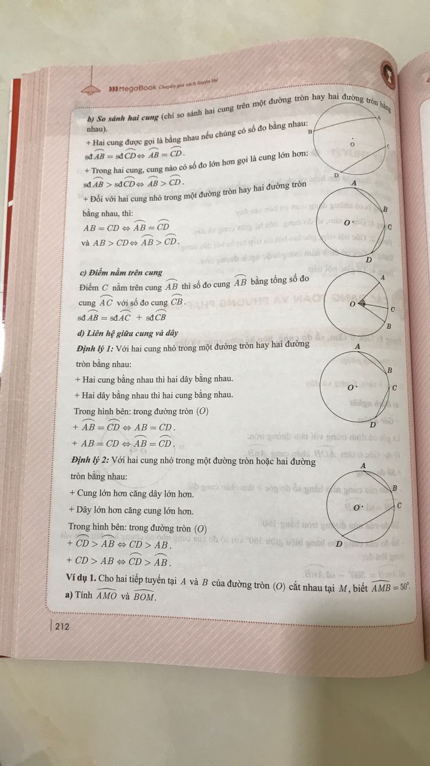 Hình thức sách khá bắt mắt, kích thước sách khá to. Về nội dung thì quá ok. Sách chia thành những dạng toán và phương pháp giải kèm với ví dụ rất cụ thể, chi tiết và dễ hiểu. Ngoài ra còn có hướng dẫn các thao tác dùng máy tính bỏ túi để giải nữa.
Rất hữu ích!